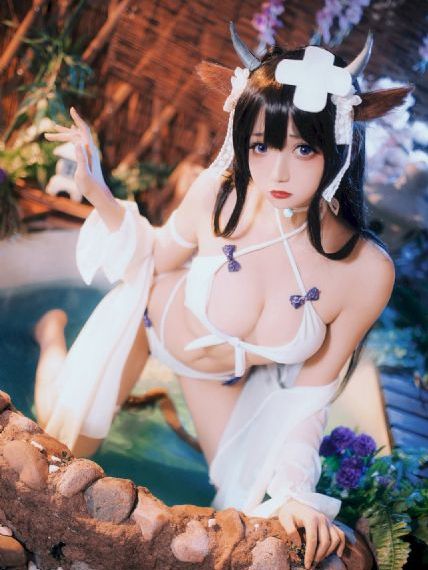国产精品白嫩极品美女视频_720最新电影在线观看