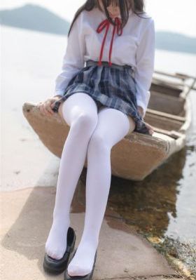 黄色欧美妆女性_4K在线播放观看